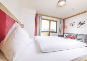 Zimmer mit Bergblick in der Frühstückspension Sunseitn in Ramsau am Dachstein – gemütliche Unterkunft für deinen Urlaub in der Region Schladming Dachstein