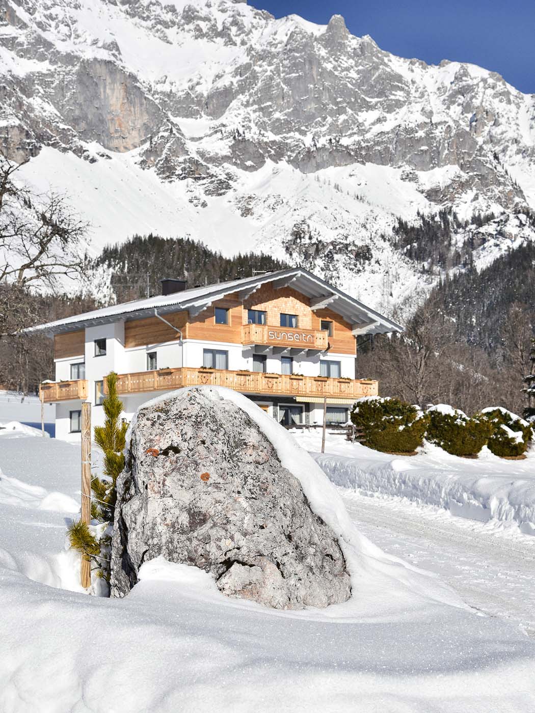 Winterurlaub direkt neben der Loipe in der Pension Sunseitn in Ramsau am Dachstein Gemütliches Zimmer in der Frühstückspension Sunseitn in Ramsau – direkt neben der Loipe gelegen mit traumhaftem Bergblick